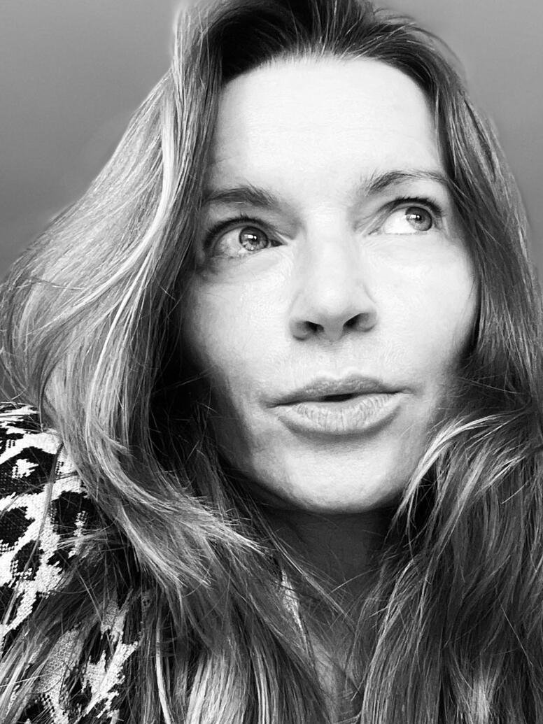 Black and white image of Julia Robertson